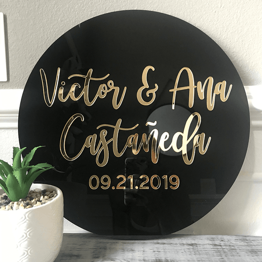 Couples Round 3D Acrylic Wedding Sign - VividEditions