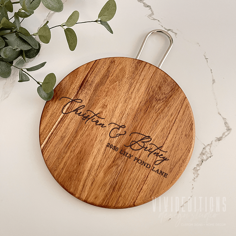 Round Acacia Wood Board w/ Metal Handle (6 design options) Cutting Board - VividEditions