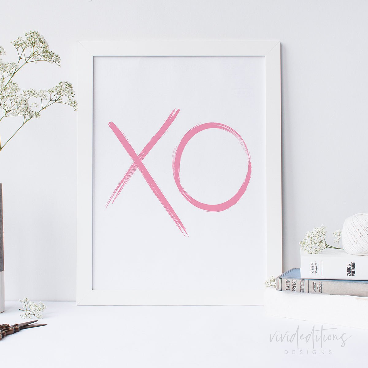 Flamingo Pink XO Brushstroke Print - VividEditions