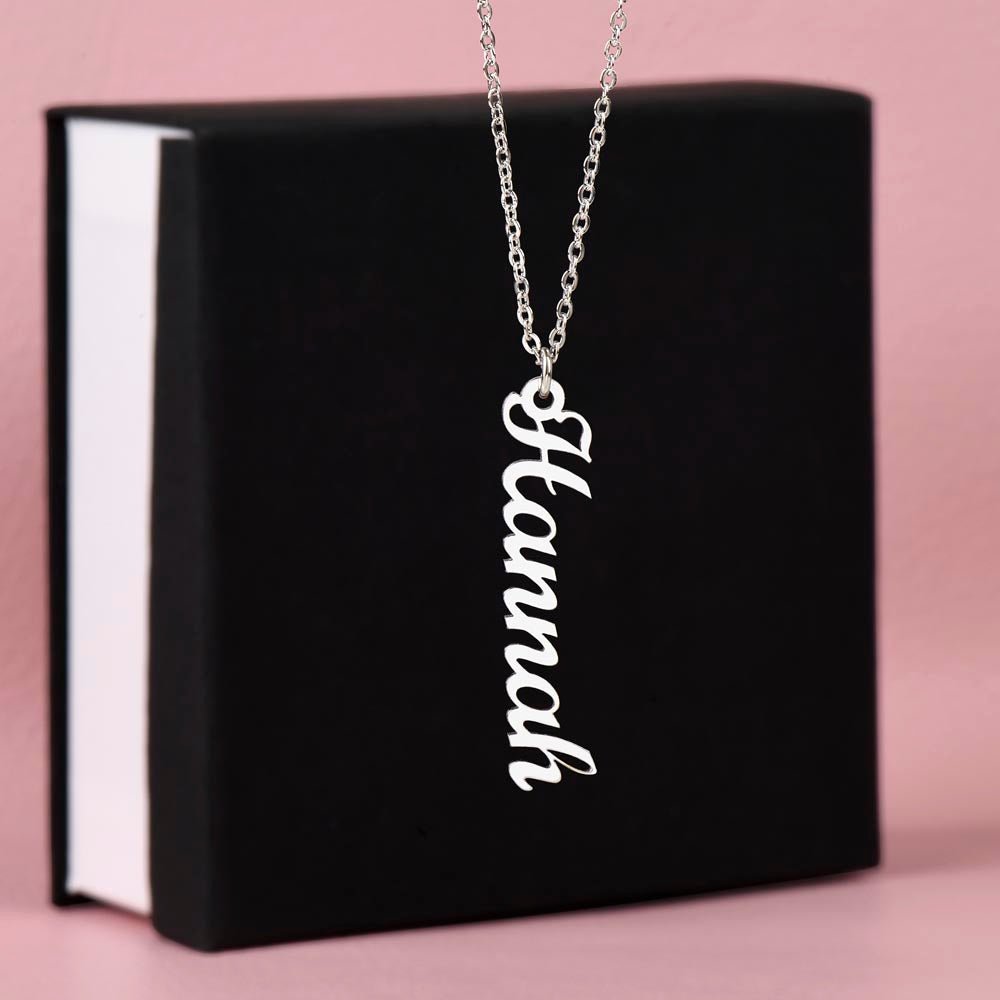 Vertical Name Necklace Jewelry - VividEditions